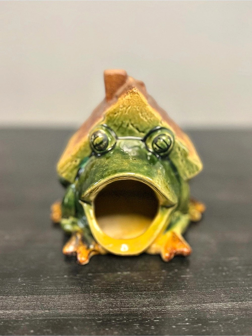 VTG Ceramic Frog W/ Cottage Sponge Holder Kitschy Frog Core 5.5”